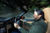 自動車ジャーナリストの生方聡。