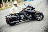 
	ボディーサイズ：全長×全幅×全高＝2596×1497×1241mm
	ホイールベース：1709mm
	重量：386kg（乾燥重量）
	エンジン：1330cc水冷4ストローク 直列3気筒 DOHC 4バルブ
	最高出力：117ps（86kW）/7250rpm
	最大トルク：13.3kgm（130Nm）/5000rpm
	