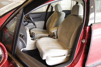 シートは、シトロエンこだわりポイントのひとつ。大振りなサイズで身体をやさしく包む感覚が独特。