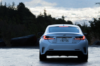 レクサスRC350“Fスポーツ”
    