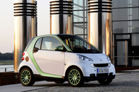 ダイムラー、EV版「スマート」の量産計画を発表の画像