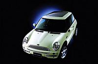 「MINI」に、発売1周年を記念した限定モデルの画像