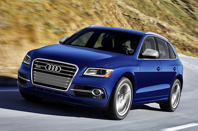 ① アウディＱ５ クアトロ フロントバンパー 8R系　8R0 807 061