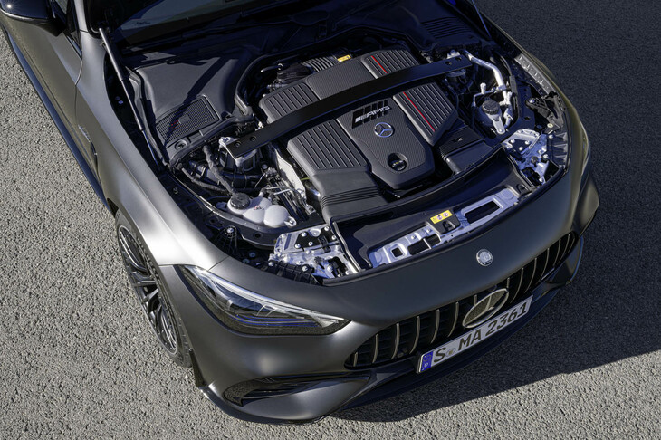 Ｍ256Ｍと呼ばれる3リッター直6ターボエンジンには48Vマイルドハイブリッドシステムが組み込まれている。エンジン単体で最高出力449PS/5800rpm、最大トルク600N・m/2200rpmを発生し、これにモーターの同23PS、同205N・mが加わる。