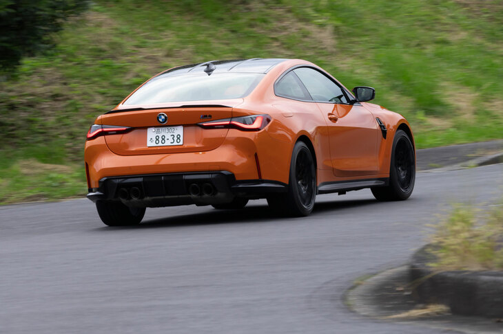 FRと4WDの“いいとこ取り”な走りに加え、過去のモデルとは一線を画す快適性も備えていた「M4」。今回は、雨というハイパフォーマンスカーには厳しいシチュエーションでの取材となったが、それでも多くの魅力を確認することができた。