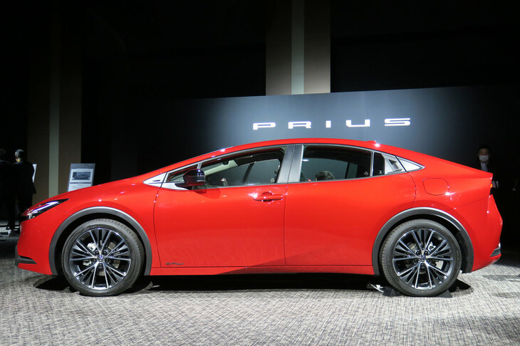 トヨタ・プリウス2.0L HEVプロトタイプ（サイドビュー）