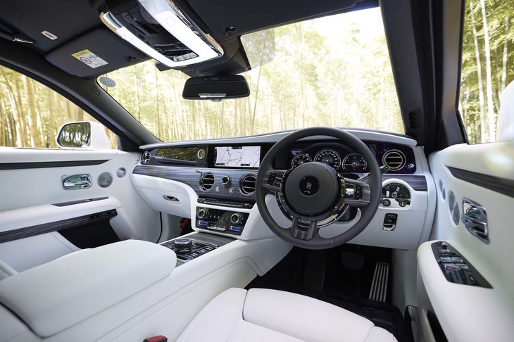 過度な装飾を廃すことで、素材感が強調されたインテリア。逆に、オーダーメイドによるパーソナライゼーションの効果を最大化できるという。