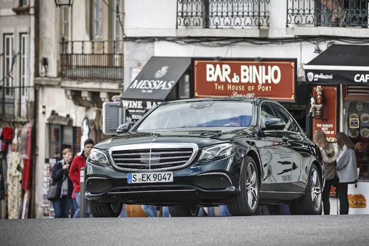 新型「Eクラス」は運転支援システム（ADAS）の進化が著しい。そしてそれらがごく自然に、違和感なく作動することに感心した。