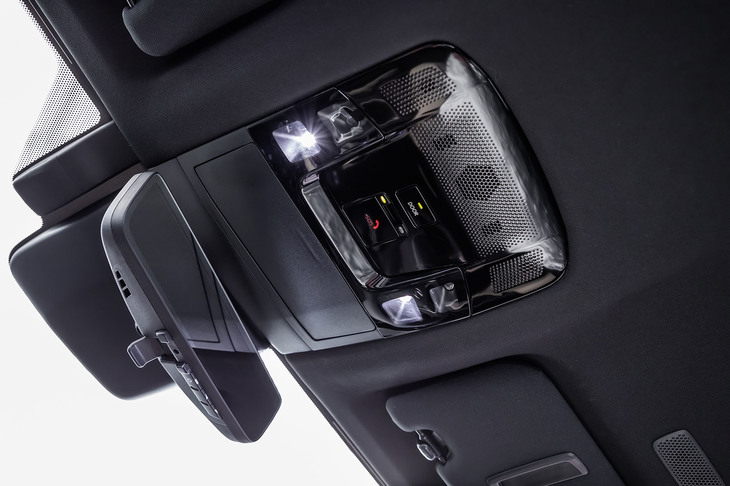 NX450h＋“バージョンL”（オーバーヘッドコンソール）