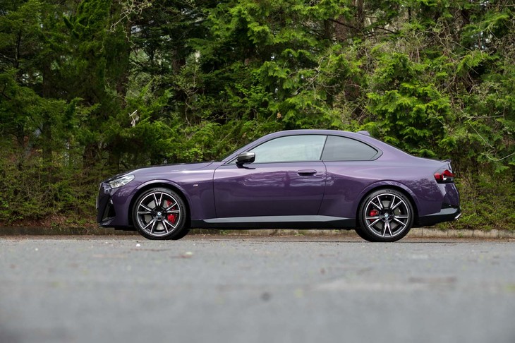 ボディーサイズは4560×1825×1405mmで、ホイールベースは2740mm。先代モデルよりも全長が90mm、ホイールベースが50mm長くなっている。