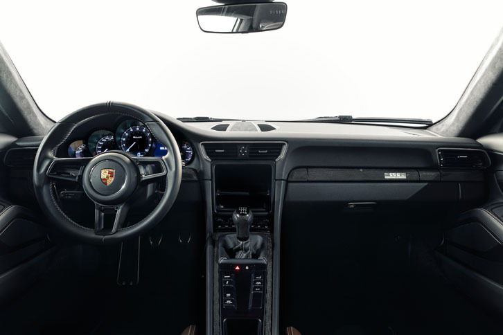 「ポルシェ911R」のインテリア。