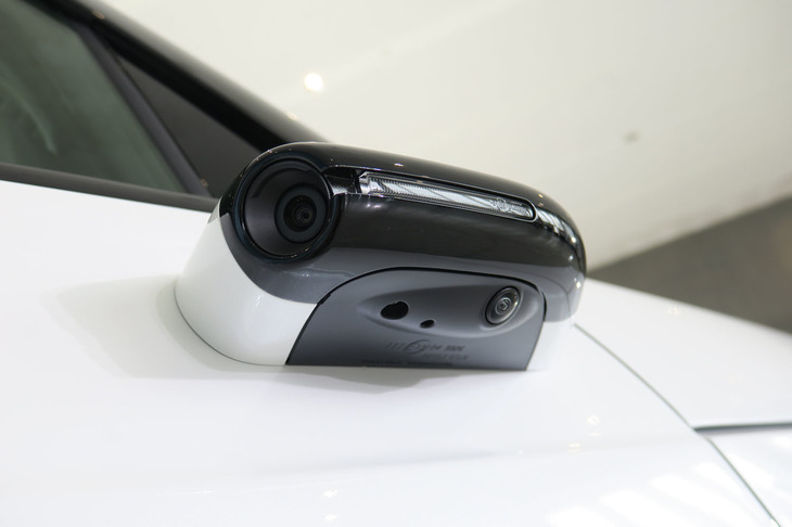 ホンダeアドバンス（サイドカメラミラー）