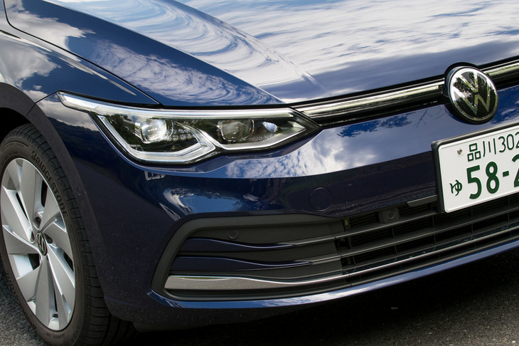 ヘッドランプは全車LED式。試乗車には、状況に応じて照射範囲を緻密に制御する、オプションの「LEDマトリクスヘッドライト“IQ. LIGHT”」が装備されていた。