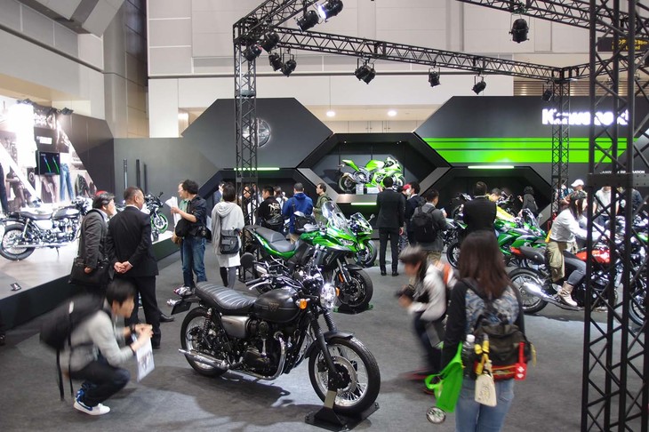 カワサキブースの様子。