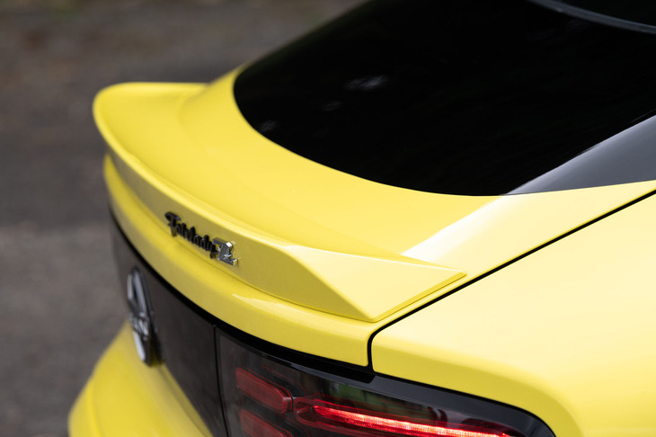 「バージョンS」「バージョンST」はフロントとリアにスポイラーを装着。他のグレードでも販売店オプションで選択できる。