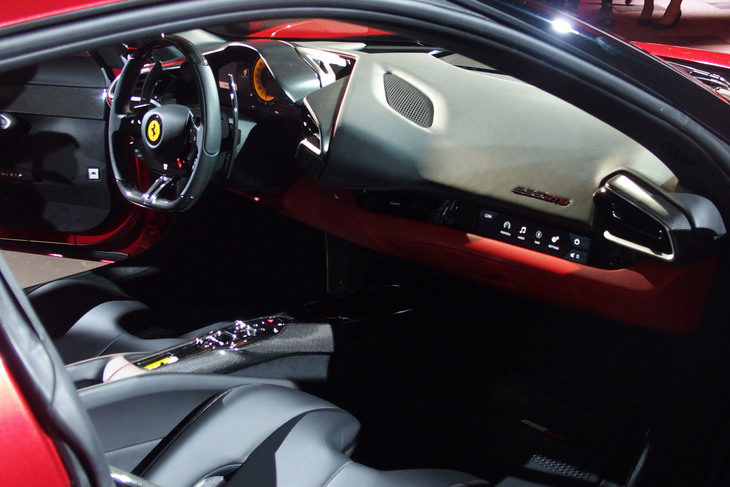 フェラーリ296GTB（インテリア）