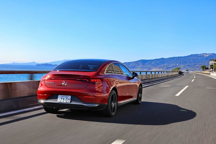 今回の取材では、東名高速道路、小田原厚木道路、西湘バイパスと高速道路、有料道路を走行。路面がうねっていたり、大きな目次段差のある場所も走行したが、「レグノGR-XIII」は終始当たりが柔らかく、かつクルマの姿勢をフラットに保ってくれた。