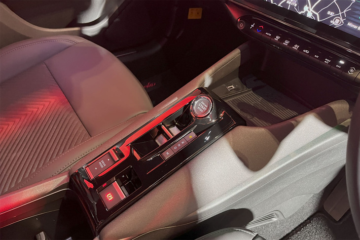 アルファ・ロメオ・ジュニア（センターコンソール）