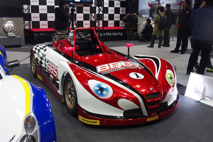 BBSの競技用15インチホイールを装着した「VITA-01」。VITA-01は、女性ドライバー限定のプロシリーズとして誕生した「KYOJO CUP」や「VITAレース」に参戦するマシン。