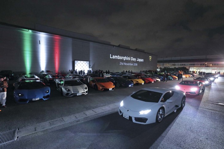 メイン会場である横浜市の横浜スーパーファクトリーに集結した新旧ランボルギーニ各モデル。
