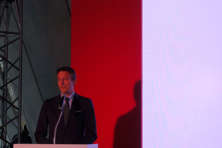 フェラーリのコマーシャル＆マーケティング部門 シニア バイスプレジデントのエンリコ・ガリエラ氏。氏の口から、フェラーリ日本進出50周年記念式典の限定車が用意されることが発表された。