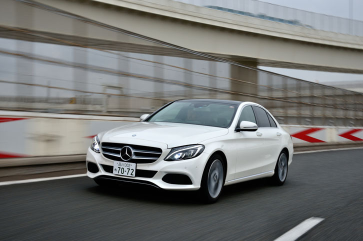 エネルギー効率のみならず、動力性能もセリングポイントとされる「C350eアバンギャルド」。システム全体で61.2kgmの最大トルクを発生する。