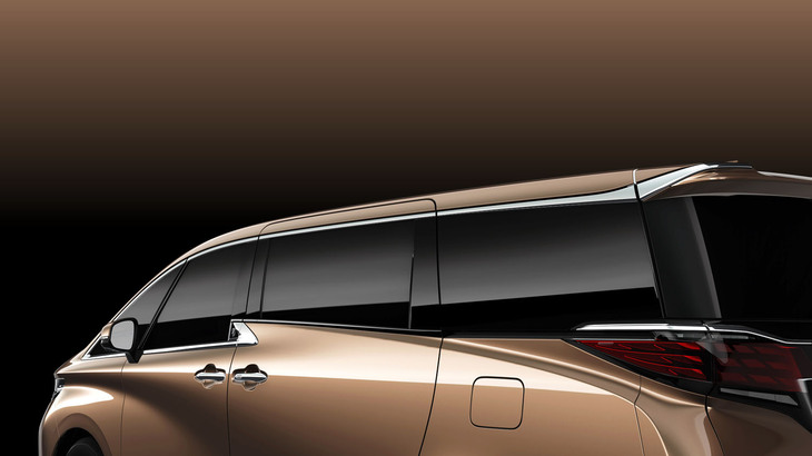 Bピラー周辺のトリムおよびリアドア以降の造形は、合理性に疑問が残る。