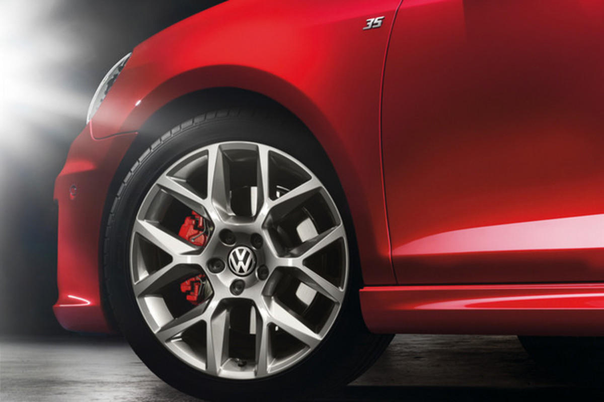 ゴルフGTI」の35周年記念車、今夏欧州で発売 【ニュース】 - webCG