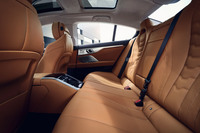 BMWが「8シリーズ」を一部改良　新グレード「エクスクルーシブMスポーツ」を設定の画像