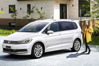 「フォルクスワーゲン・ゴルフトゥーラン」に装備充実の「テックエディション」