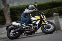 「ドゥカティ・スクランブラー1100」は、今はやりのスクランブラーのスタイルだけでなく、空冷大排気量エンジンのソリッドなフィーリングも楽しめる一台に仕上がっていた。