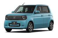 「ホンダN-ONE e：」はほかのどれよりもミニマルなデザインがセリングポイント。ホンダにはこれの最高出力を引き上げてブリスターフェンダーを装着した登録車の「スーパーONE」もラインナップされており、補助金額の違いからスーパーONEのほうが売れているという。