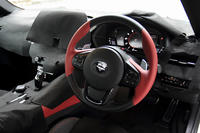 インテリアはご覧の通り。カムフラージュに隠された外観も同様だが、デザインについてはデトロイトモーターショーを乞うご期待である。