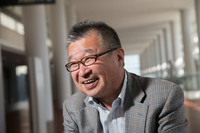 市場における「ロッキー」のポジションや役割について語る大野宣彦さん。DNGA第1弾の「タント」の登場から、わずか4カ月後にデビューしたロッキー。DNGA第3弾となる新モデルのデビューも、思いのほか早いかもしれない。