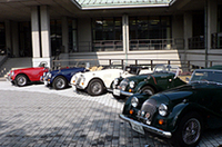 英国のスペシャリスト「モーガンオート」社長来日、今後のクルマづくりを語る