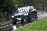 安全装備の強化にあたり、各種センサーの性能も強化が図られた。ミリ波レーダーの照射距離は150mから200mに伸長。カメラの解像度は初代の4倍に向上している。