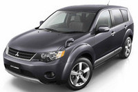 「三菱アウトランダー」一部改良で2WD登場