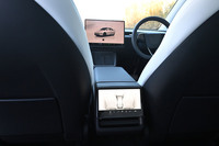 テスラ・モデルYプレミアム ロングレンジAWD（4WD）の画像