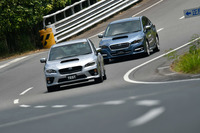 当然のことながら、急なコーナなどでドライバーがステアリングを保持していない場合、システムの力だけでは曲がりきれずにクルマが外へとはらみ、最終的にシステムはオフになる。こうした場合でもクルマの挙動は落ち着いており、またシステムにも突然姿勢制御を放棄するような唐突さはなかった。