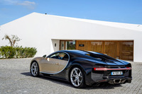 「シロン」のボディーサイズは全長4544×全幅2038×全高1212mm。「ヴェイロン」よりひとまわり大きい。