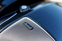 快適装備も充実しており、オーディオには英Marshall（マーシャル）のサウンドシステムを採用。オプションで4個のスピーカーと2個のサブウーハーを備えたシステムも用意されている（日本導入未定）。