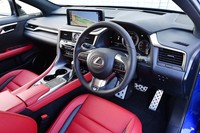 コネクティビティーの性能向上もマイナーチェンジのトピック。Apple CarPlayやAndroid Autoにも対応可能に。