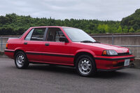 試乗車として用意された4ドアセダン。このほかにも3代目「シビック」には、背高ボディーが特徴の「シビック シャトル」もラインナップされた。