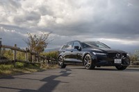 2020年11月6日に国内での注文受け付けが始まった「ボルボV60 T8ポールスターエンジニアード」。限定台数は20台で、「S60 T8ポールスターエンジニアード」（同15台）および「XC60 T8ポールスターエンジニアード」（同30台）とともに導入される。