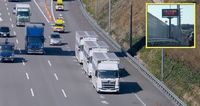 新東名高速道路で行われた、実証実験の様子。3D LiDARやステレオカメラ、ミリ派レーダーなどのセンサー類と車車間通信を活用し、5～10m間隔での隊列が維持される。前後車両の左右方向のズレは50cm以内に抑えられている。