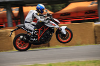 KTMの製品の中でも最大排気量のエンジンが搭載された「1290スーパーデュークR」には、“The BEAST”というキャッチコピーが与えられている。