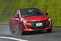 プジョー208 GTライン（前編）の画像