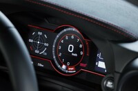 「SPORTモード」選択時のメーターパネル。