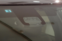 「Toyota Safety Sense C」の、カメラおよびレーザーレーダーのセンサー部。