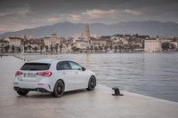 今回は、ガソリンエンジンのベースグレード「A200」（写真）と、パワフルな2リッターエンジンを搭載した「A250エディション1」に試乗した。